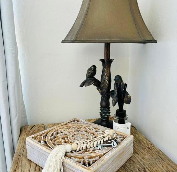 هتل Bliss In The Bay Guesthouse