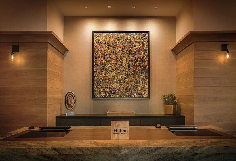 هتل Canopy By Hilton Dallas Uptown