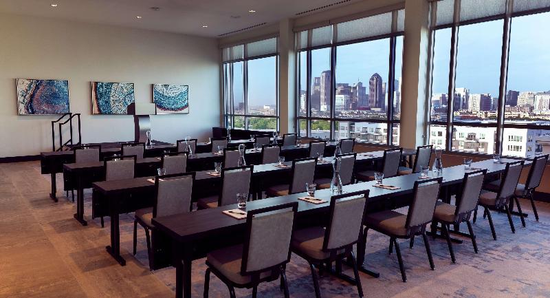 هتل Canopy By Hilton Dallas Uptown