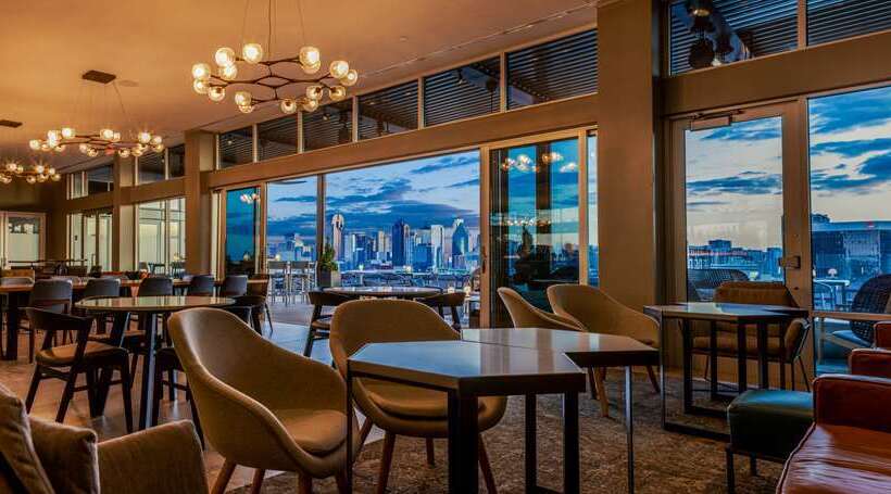 هتل Canopy By Hilton Dallas Uptown