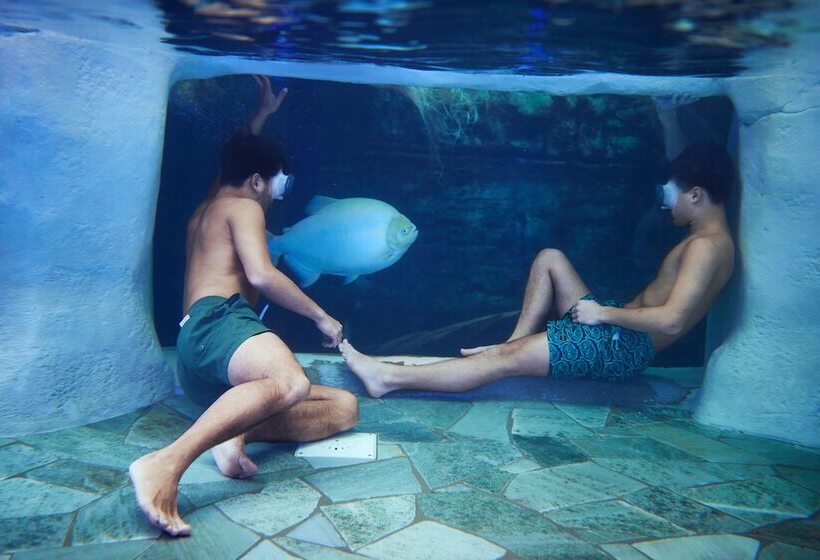 هتل Center Parcs Le Bois Aux Daims
