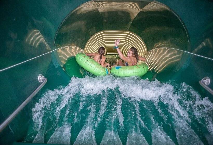 هتل Center Parcs Le Bois Aux Daims