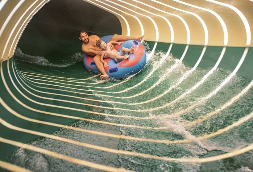 هتل Center Parcs Le Bois Aux Daims