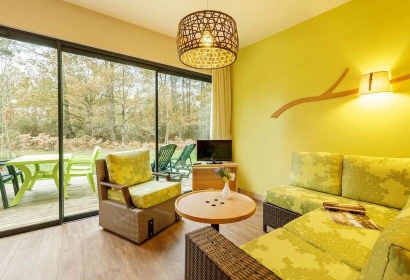 هتل Center Parcs Le Bois Aux Daims