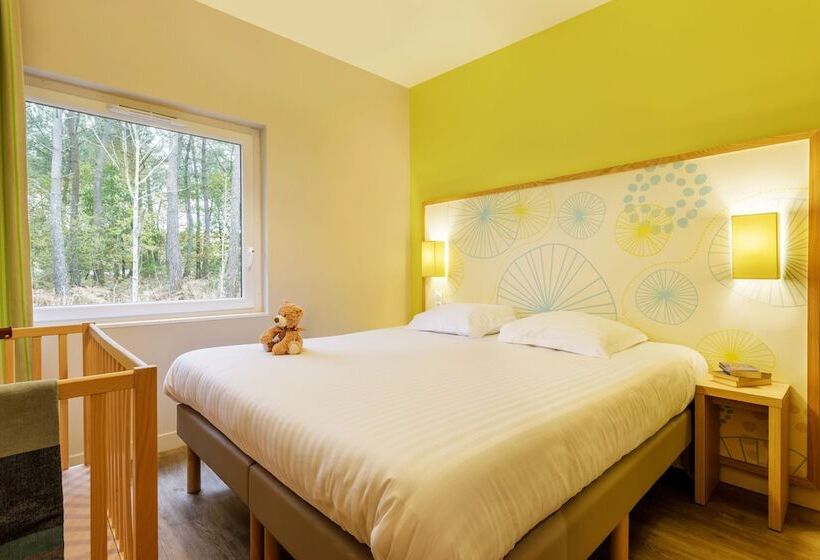 هتل Center Parcs Le Bois Aux Daims