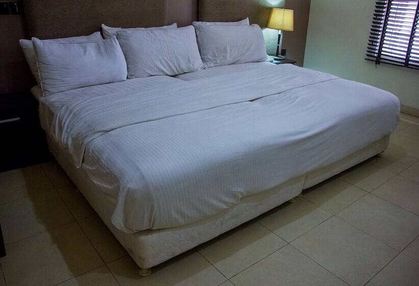هتل Chelsea Suites Annex