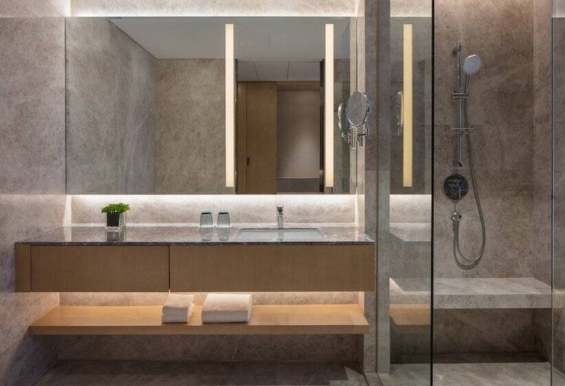 هتل Courtyard By Marriott Zhengzhou Airport