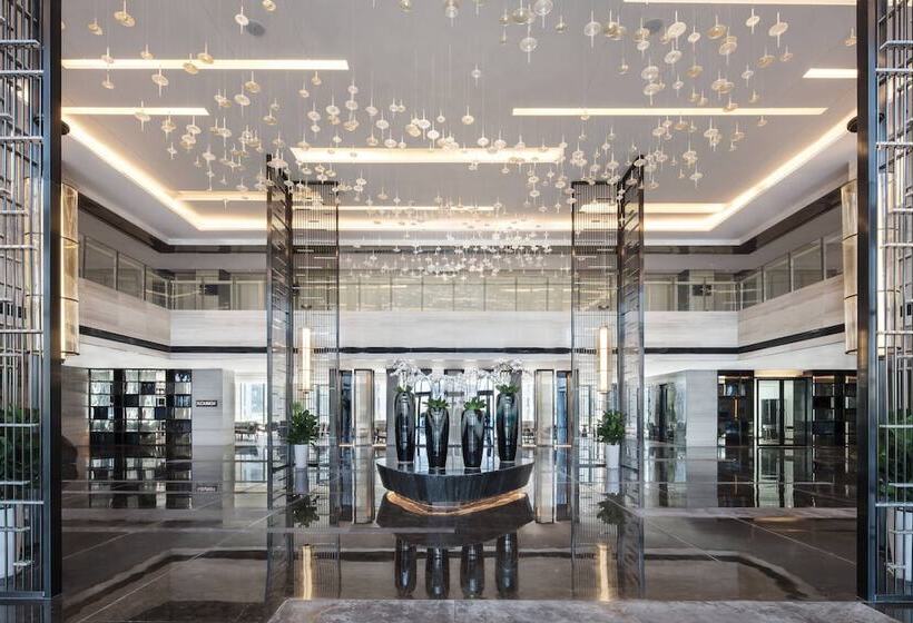 هتل Courtyard By Marriott Zhengzhou Airport
