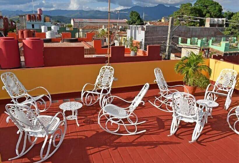 هتل Hostal Groning