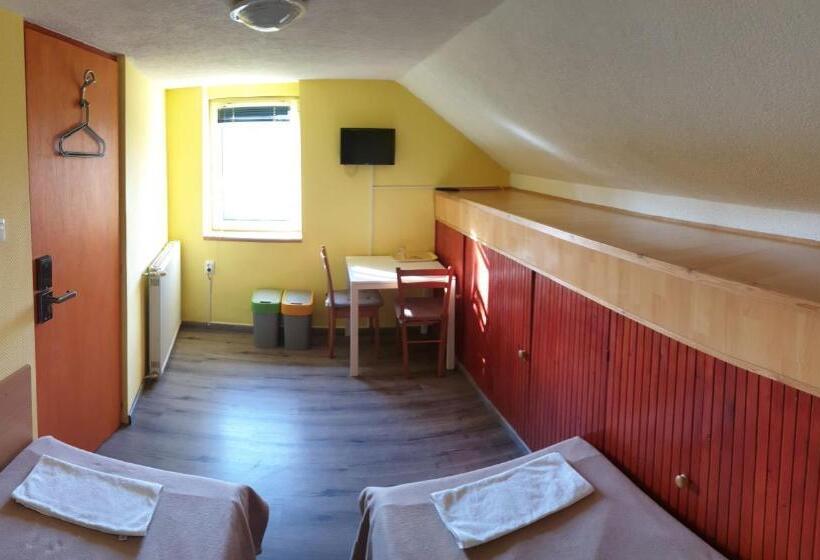 Fotos del hotel Jáde Panzió:  2