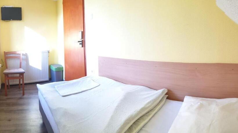 Fotos del hotel Jáde Panzió:  4