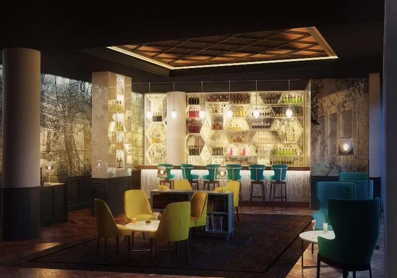 בית מלון כפרי Lincoln Plaza London, Curio Collection By Hilton