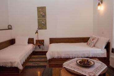 هتل Mansion Karagiannopoulou