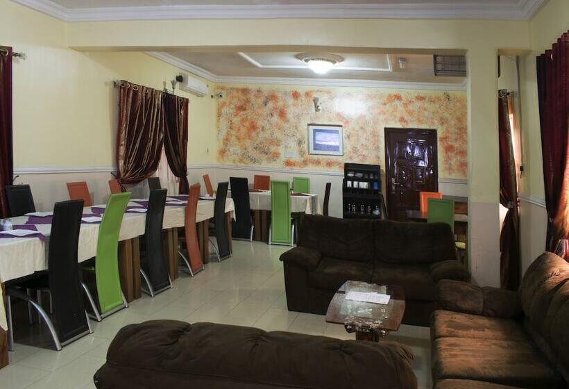 هتل Maxton Suites