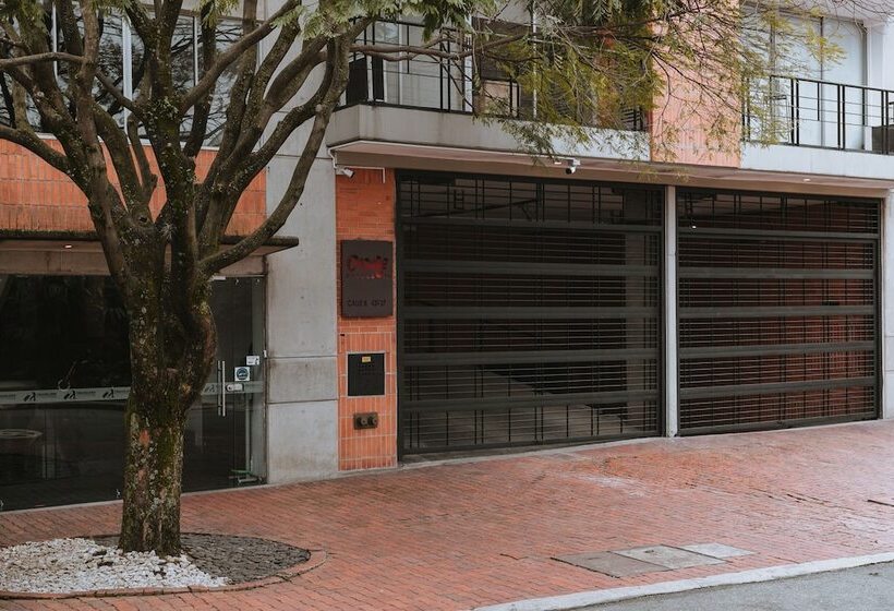 هتل Travelers Orange Suites