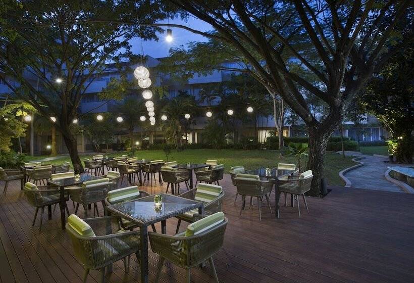 Fotos del hotel Delonix Hotel Karawang:  4