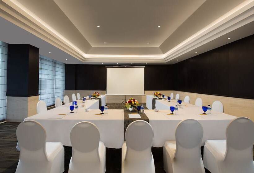 Fotos del hotel Delonix Hotel Karawang:  5