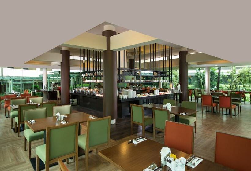 Fotos del hotel Delonix Hotel Karawang:  15