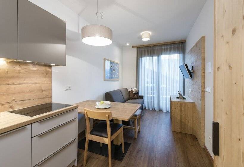 هتل Appartement Suites Berna