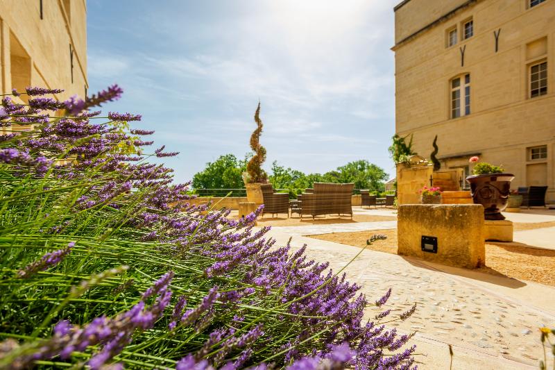 هتل Chateau De Pondres