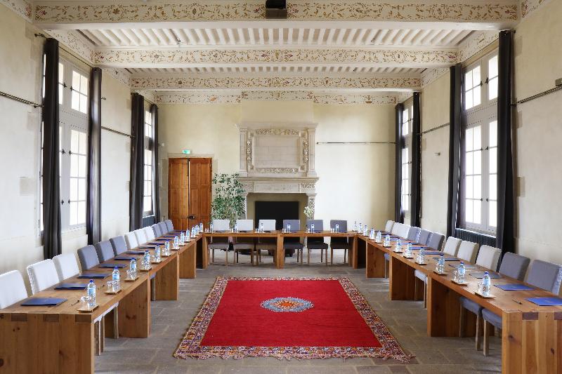 هتل Chateau De Pondres