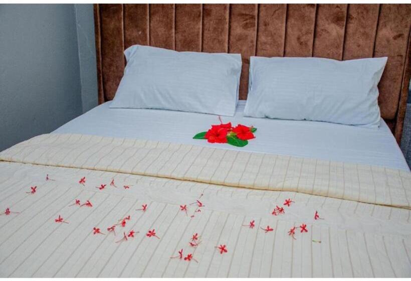 هتل Gorilla African Guest House