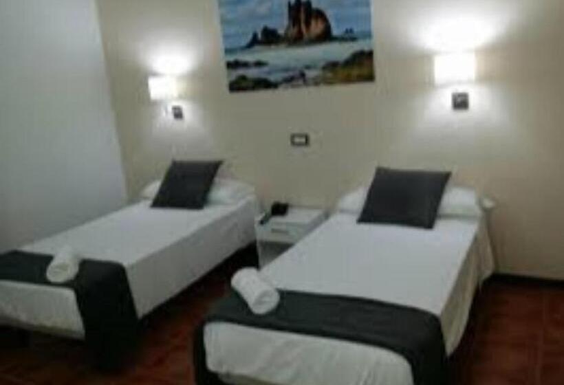 هتل Gorilla African Guest House