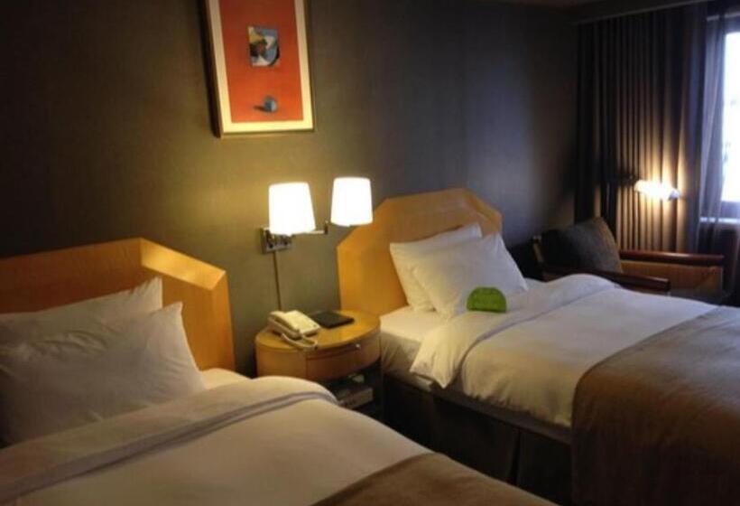 هتل Gorilla African Guest House