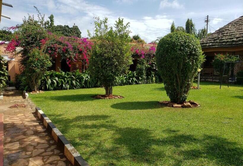هتل Gorilla African Guest House