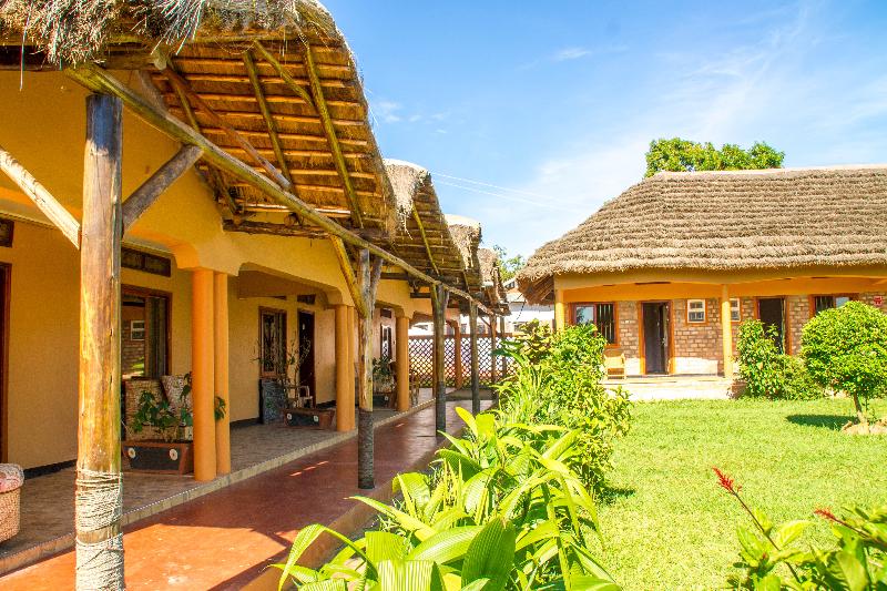 هتل Gorilla African Guest House