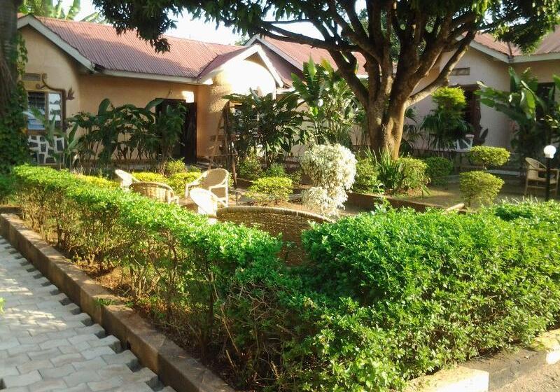 هتل Gorilla African Guest House