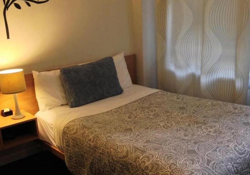 هتل Gorilla African Guest House