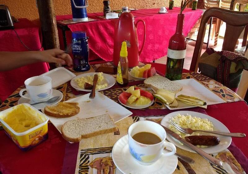 هتل Gorilla African Guest House