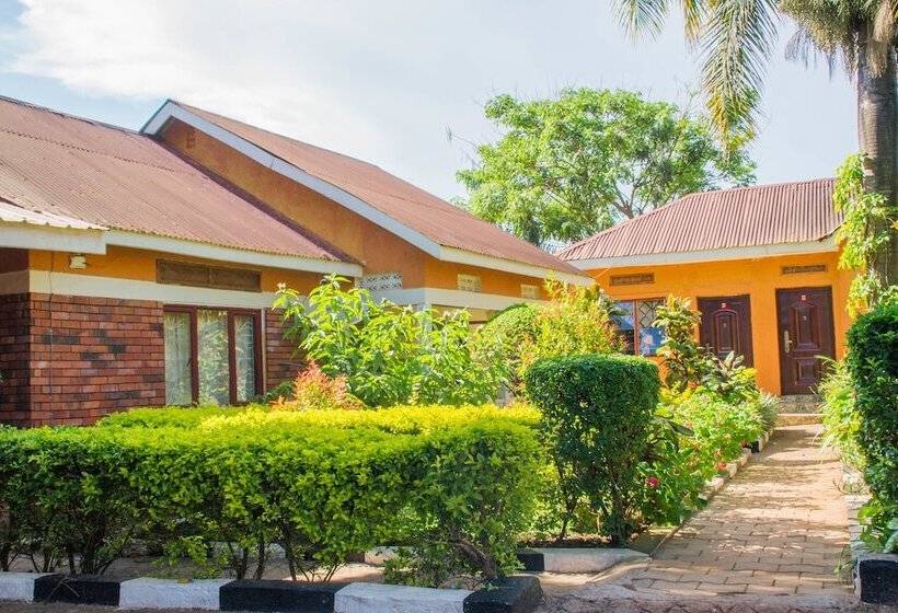 هتل Gorilla African Guest House