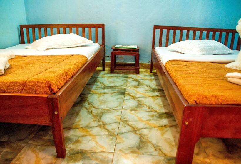 هتل Gorilla African Guest House