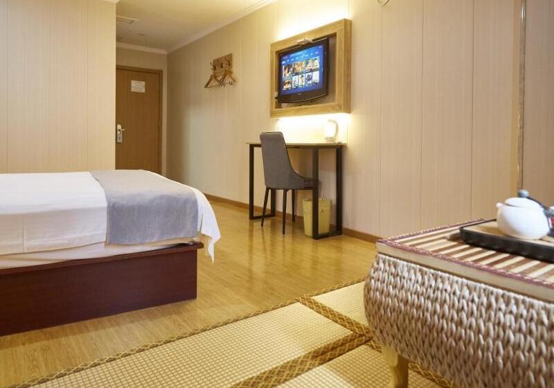 فندق Greentree Inn Nanjing Qinhuai District Xinjiekou Subway Station Express