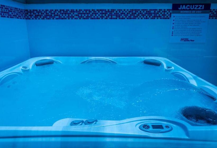 هتل Laureles Plaza