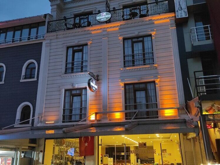 هتل Magnaura House