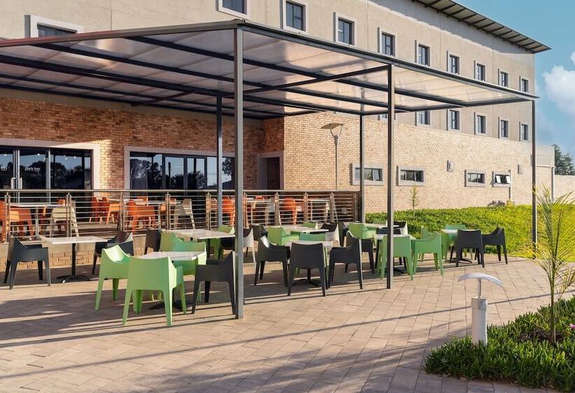 בית מלון כפרי Park Inn By Radisson Polokwane