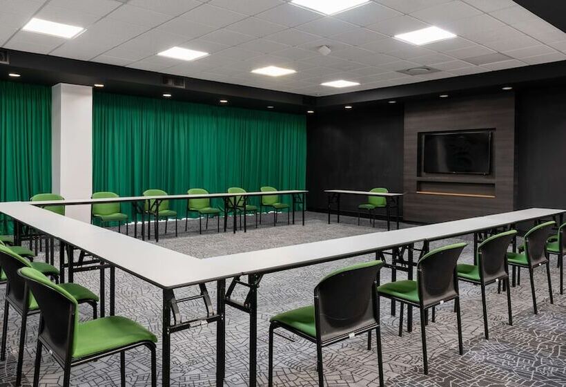 בית מלון כפרי Park Inn By Radisson Polokwane