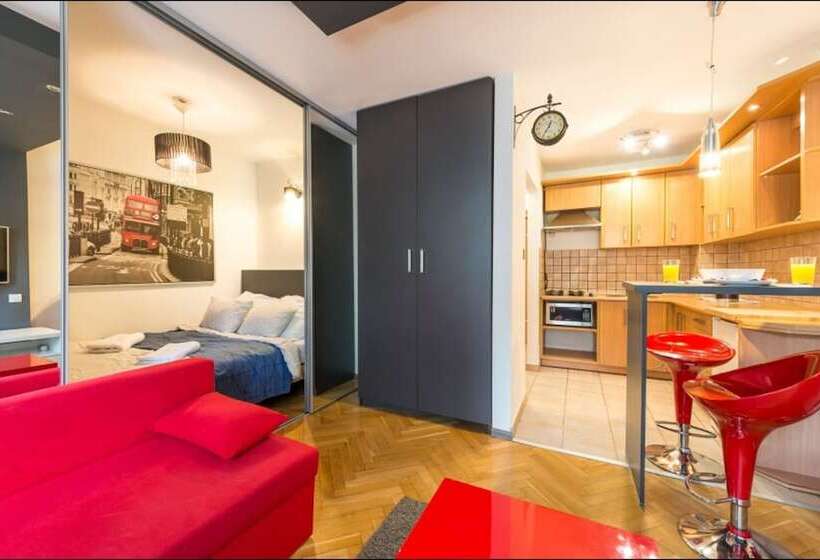 هتل Rondo Onz P&o Apartments