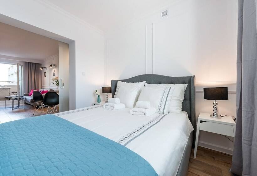 هتل Rondo Onz P&o Apartments