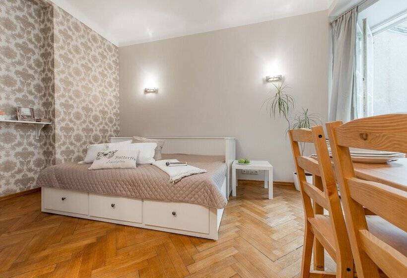 هتل Rondo Onz P&o Apartments