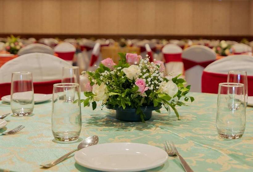 酒店 Saya Grand Club & Spa Resort