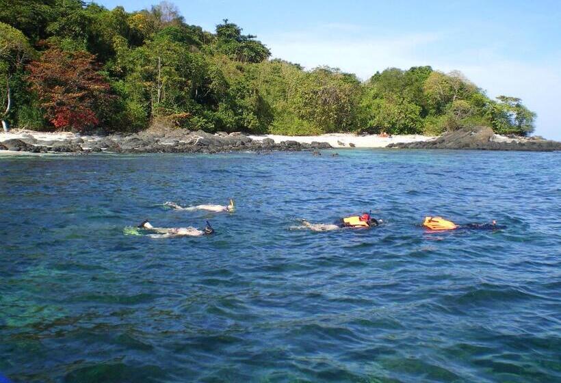 בית מלון כפרי Sukorn Andaman Beach Resort