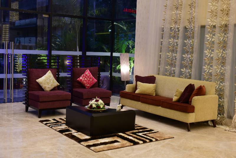 هتل The Flora Grand