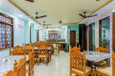 Meera Motels & Residency