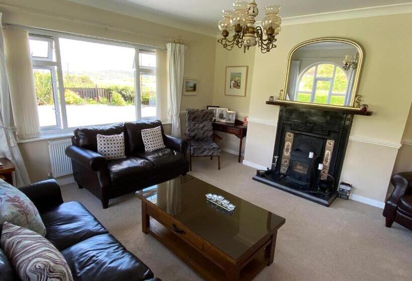 تختخواب و صبحانه Ardmore House