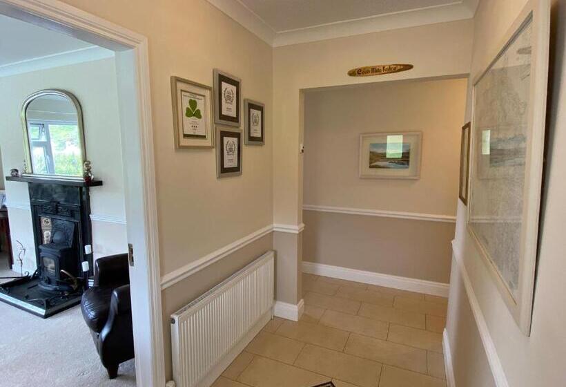 تختخواب و صبحانه Ardmore House