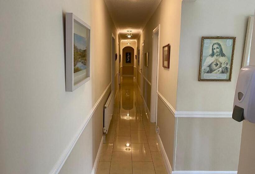 تختخواب و صبحانه Ardmore House